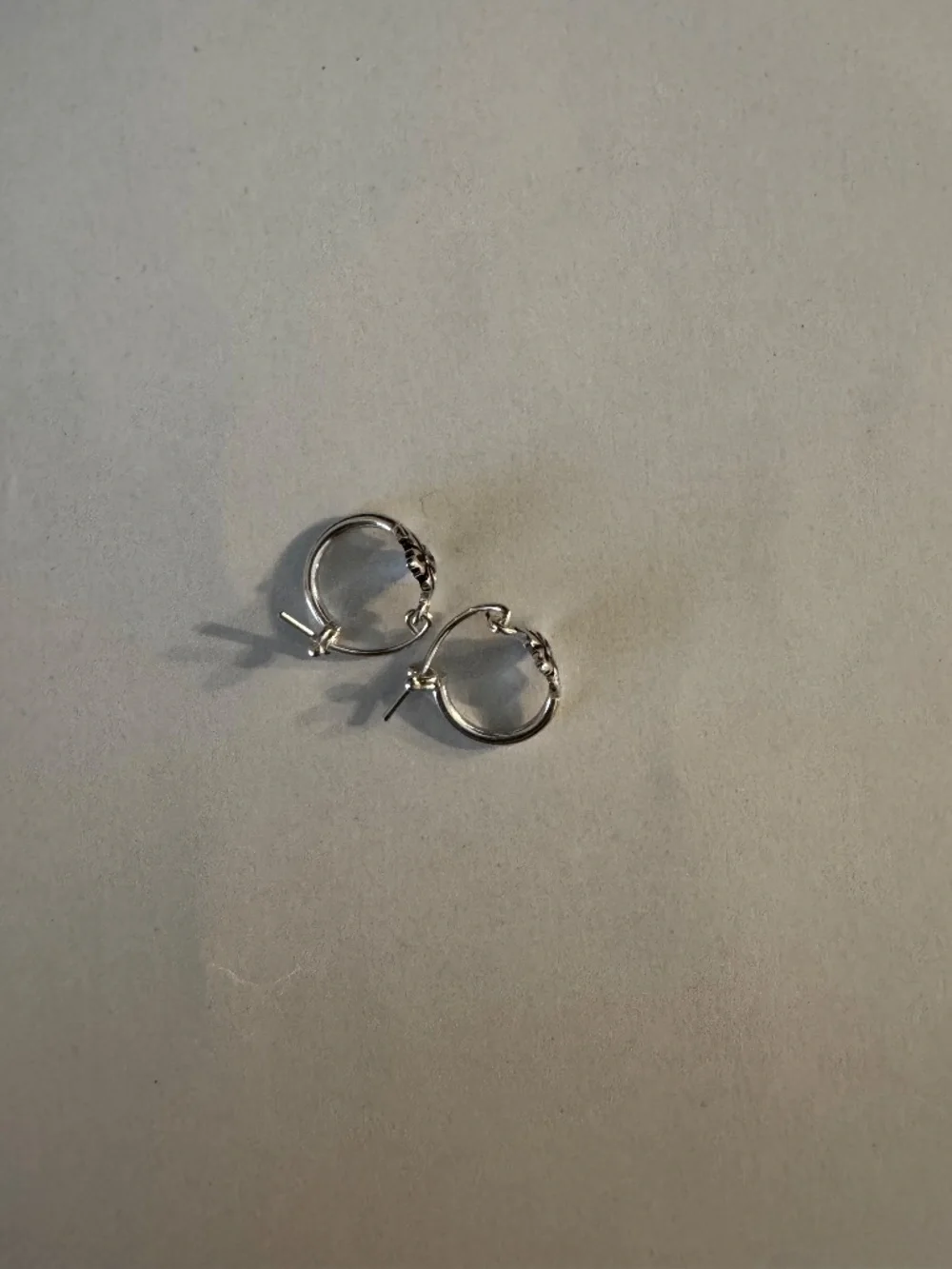 Silver hoop earring - Picture 4 of 6